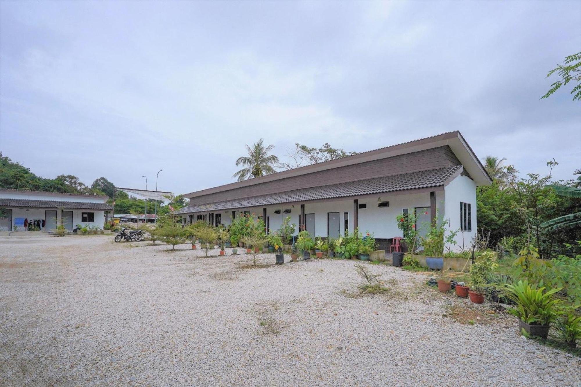 צ'אנגלון Capital O 90168 Serambi Pelangi Chalet מראה חיצוני תמונה