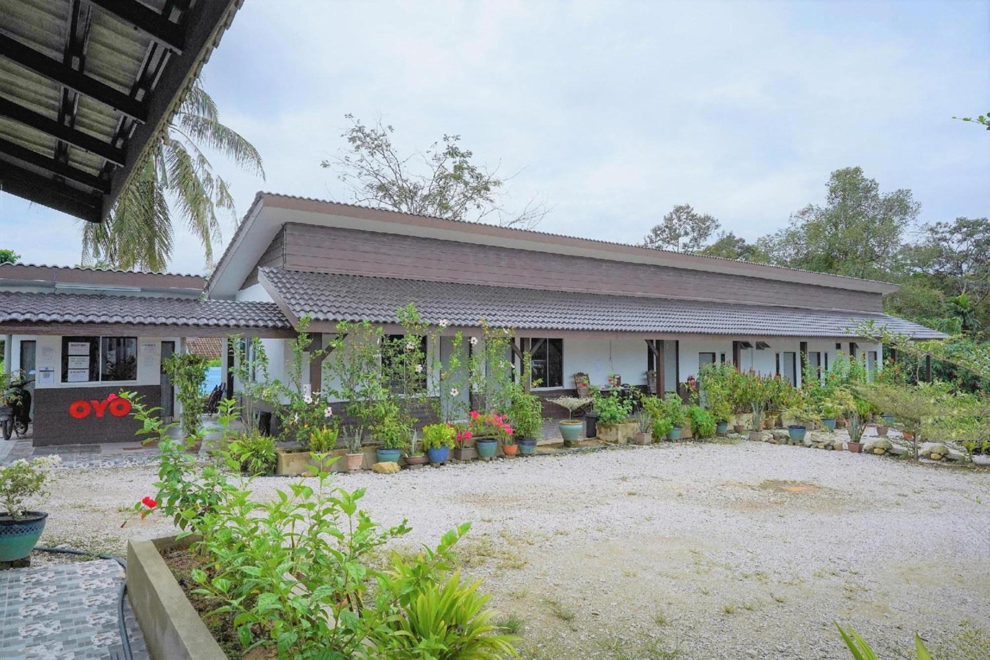 צ'אנגלון Capital O 90168 Serambi Pelangi Chalet מראה חיצוני תמונה